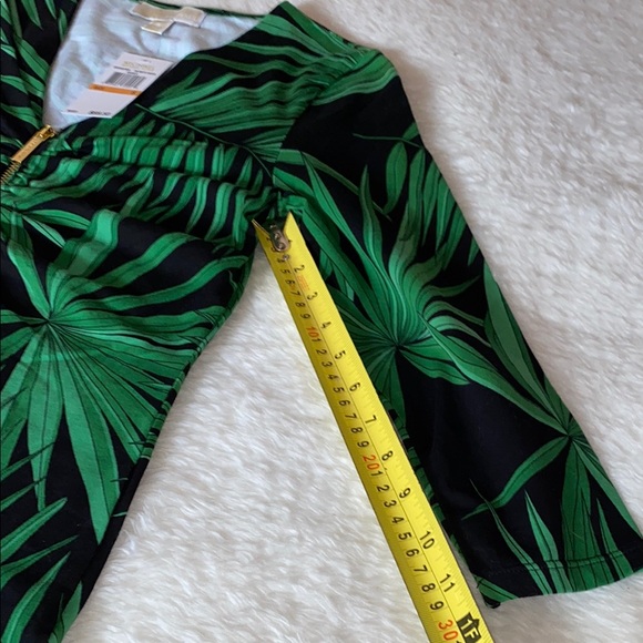 NWT Tropical Leaf Print “Palmeto Green” Michael KORS Top with Gold Zipper Sz S - Picture 7 of 12